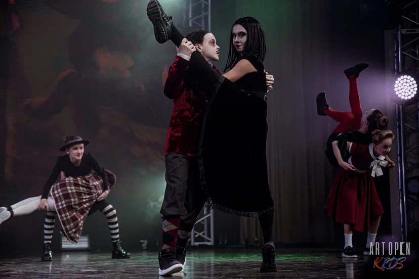Stage Art Kids Addams Family