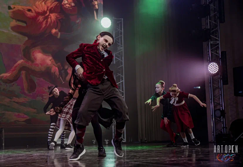 Stage Art Kids Addams Family