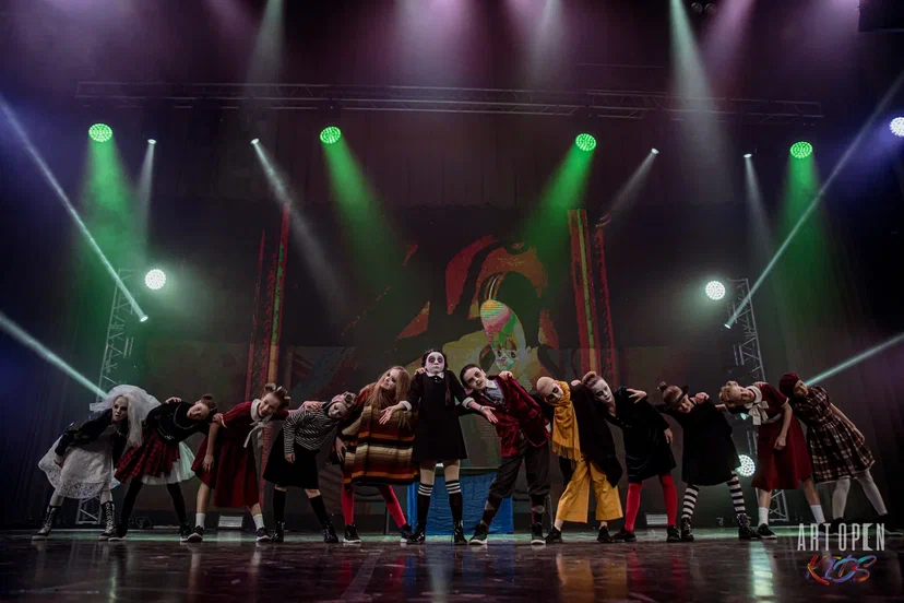 Stage Art Kids Addams Family