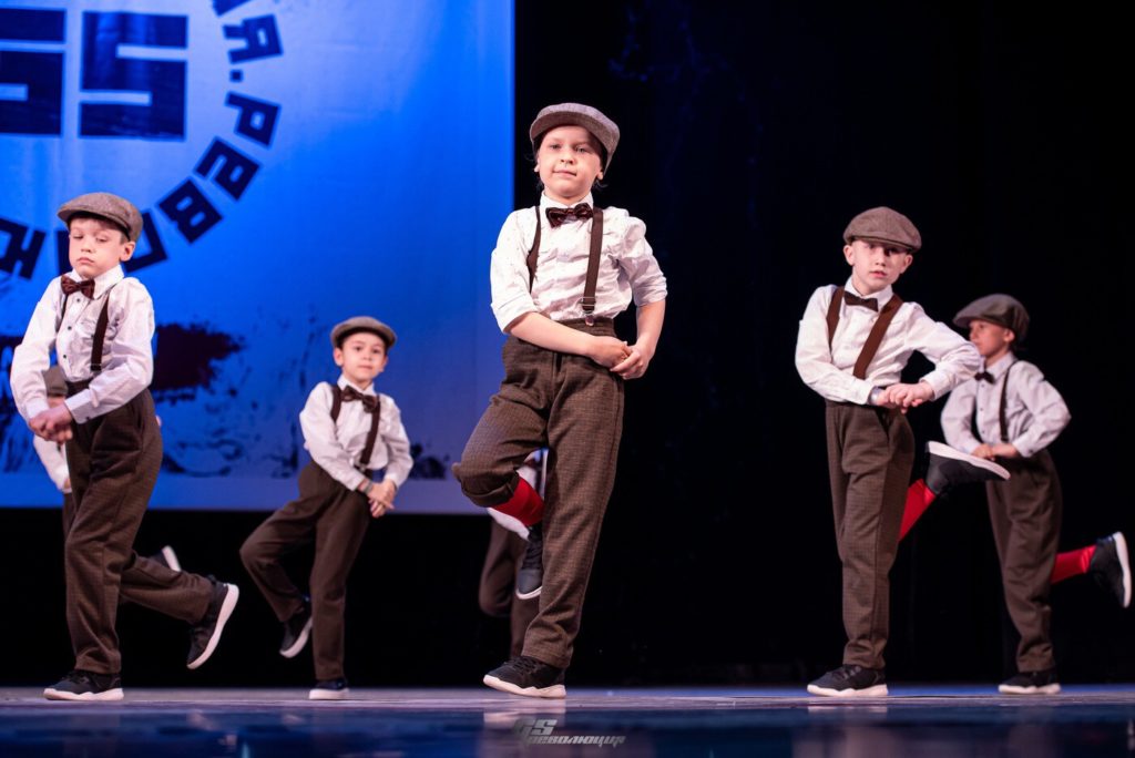 Stage Art Babies Gentlemen