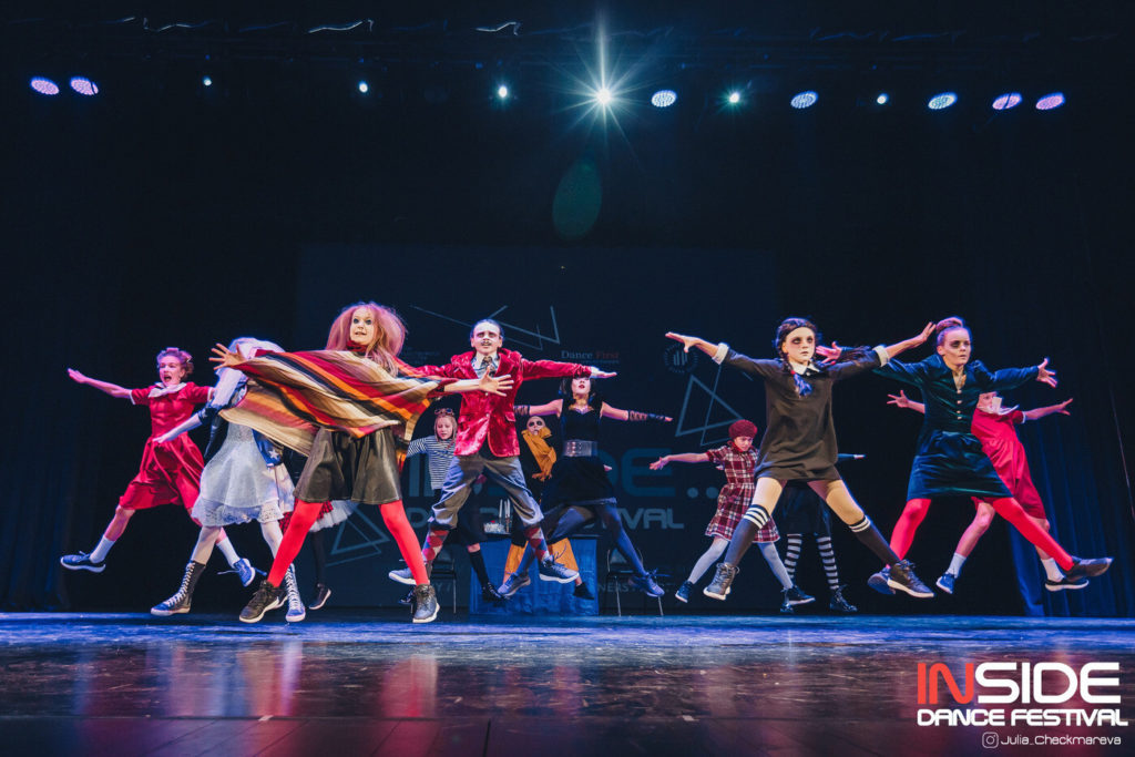 Stage Art Kids Addams Family