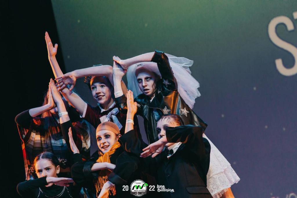 Stage Art Kids Addams Family