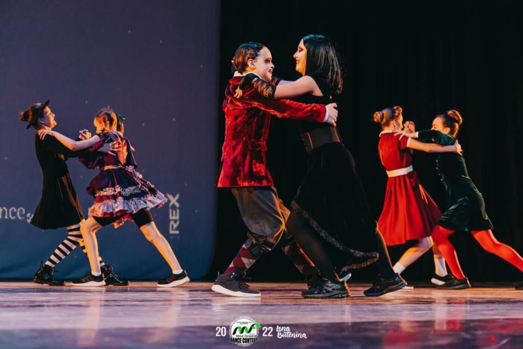 Stage Art Kids Addams Family